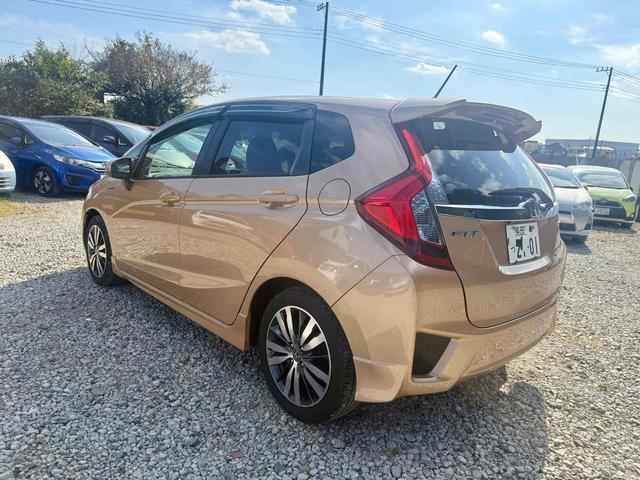 フィットハイブリッド Ｓパッケージ　ハイブリッド　ナビ　ＴＶ　オートクルーズコントロール　オートライト　ＬＥＤヘッドランプ　スマートキー　電動格納ミラー　ＡＴ　盗難防止システム　衝突安全ボディ　アルミホイール　ＡＢＳ　ＥＳＣ　エアコン（13枚目）