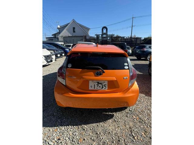 アクア Ｓ　アルミホイール　スマートキー　電動格納ミラー　ＣＶＴ　衝突安全ボディ　ＡＢＳ　ＥＳＣ　エアコン　パワーステアリング　パワーウィンドウ（8枚目）