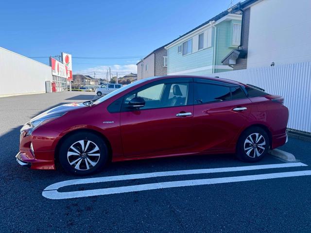 プリウス Ｓツーリングセレクション　ナビ　アルミホイール　ＬＥＤヘッドランプ　ＣＶＴ　シートヒーター　スマートキー　アイドリングストップ　盗難防止システム　衝突安全ボディ　ＡＢＳ　ＥＳＣ　エアコン　パワーステアリング　パワーウィンドウ（8枚目）