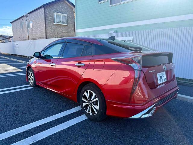 プリウス Ｓツーリングセレクション　ナビ　アルミホイール　ＬＥＤヘッドランプ　ＣＶＴ　シートヒーター　スマートキー　アイドリングストップ　盗難防止システム　衝突安全ボディ　ＡＢＳ　ＥＳＣ　エアコン　パワーステアリング　パワーウィンドウ（9枚目）