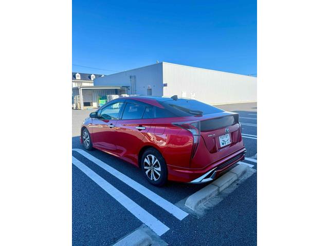 プリウス Ｓツーリングセレクション　ナビ　アルミホイール　ＬＥＤヘッドランプ　ＣＶＴ　シートヒーター　スマートキー　アイドリングストップ　盗難防止システム　衝突安全ボディ　ＡＢＳ　ＥＳＣ　エアコン　パワーステアリング　パワーウィンドウ（12枚目）