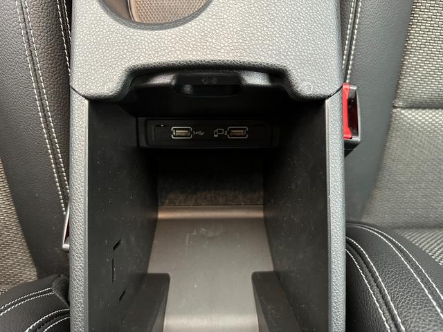 MERCEDES BENZ CLA-CLASS CLA180 AMG STYLE