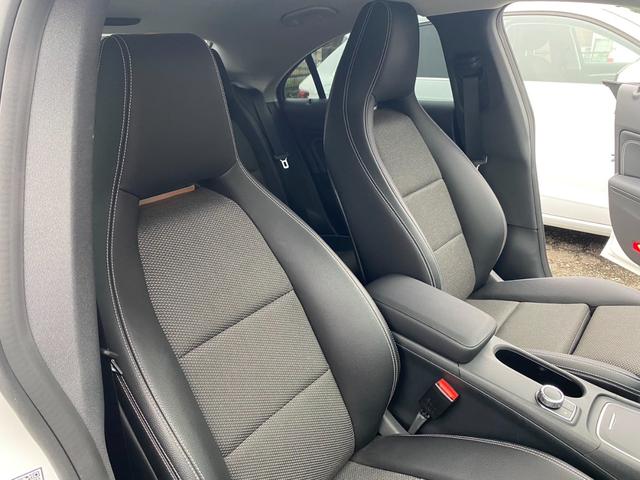 MERCEDES BENZ CLA-CLASS CLA180 AMG STYLE