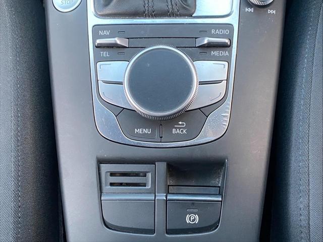 A3 スポーツバック1.4TFSI アドバンスドキー USB ETC 盗難防止 定期点検記録簿 AAC(17枚目)