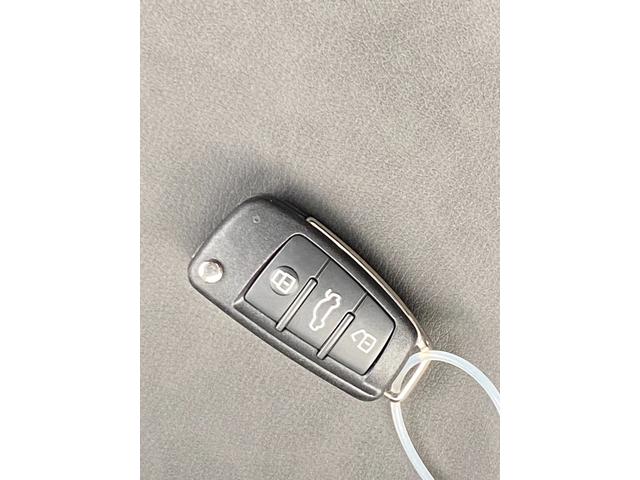 A3 スポーツバック1.4TFSI アドバンスドキー USB ETC 盗難防止 定期点検記録簿 AAC(40枚目)