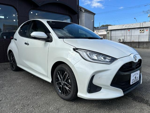 ヤリス Ｚ　サイドＳＲＳ　ＡＡＣ　バックモニタ　ＡＨＢ　スマキー　横滑防止装置　キーフリー　ＬＥＤランプ　オートライト　クルコン　シートヒーター　　ＵＳＢ　ＡＢＳ　車線逸脱防止　ブラインドスポットモニター装備（3枚目）