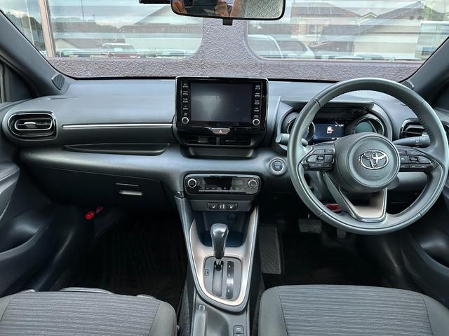 ヤリス Ｚ　サイドＳＲＳ　ＡＡＣ　バックモニタ　ＡＨＢ　スマキー　横滑防止装置　キーフリー　ＬＥＤランプ　オートライト　クルコン　シートヒーター　　ＵＳＢ　ＡＢＳ　車線逸脱防止　ブラインドスポットモニター装備（13枚目）