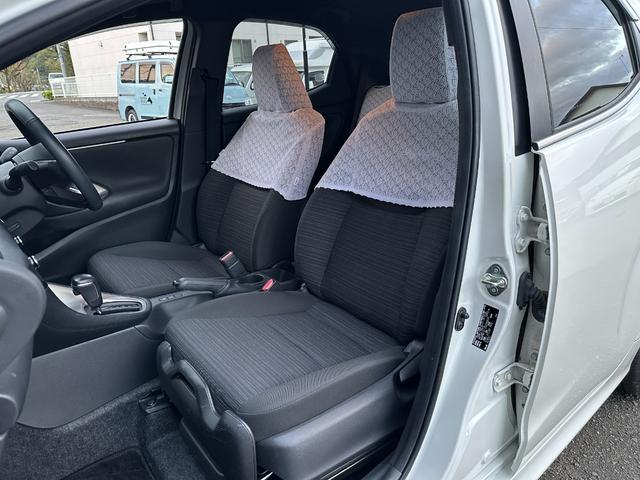 ヤリス Ｚ　サイドＳＲＳ　ＡＡＣ　バックモニタ　ＡＨＢ　スマキー　横滑防止装置　キーフリー　ＬＥＤランプ　オートライト　クルコン　シートヒーター　　ＵＳＢ　ＡＢＳ　車線逸脱防止　ブラインドスポットモニター装備（33枚目）