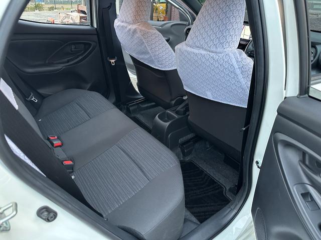 ヤリス Ｚ　サイドＳＲＳ　ＡＡＣ　バックモニタ　ＡＨＢ　スマキー　横滑防止装置　キーフリー　ＬＥＤランプ　オートライト　クルコン　シートヒーター　　ＵＳＢ　ＡＢＳ　車線逸脱防止　ブラインドスポットモニター装備（34枚目）