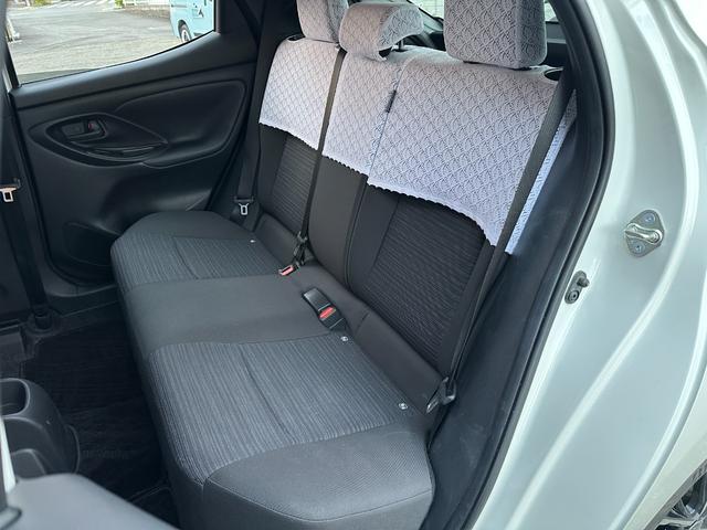 ヤリス Ｚ　サイドＳＲＳ　ＡＡＣ　バックモニタ　ＡＨＢ　スマキー　横滑防止装置　キーフリー　ＬＥＤランプ　オートライト　クルコン　シートヒーター　　ＵＳＢ　ＡＢＳ　車線逸脱防止　ブラインドスポットモニター装備（37枚目）