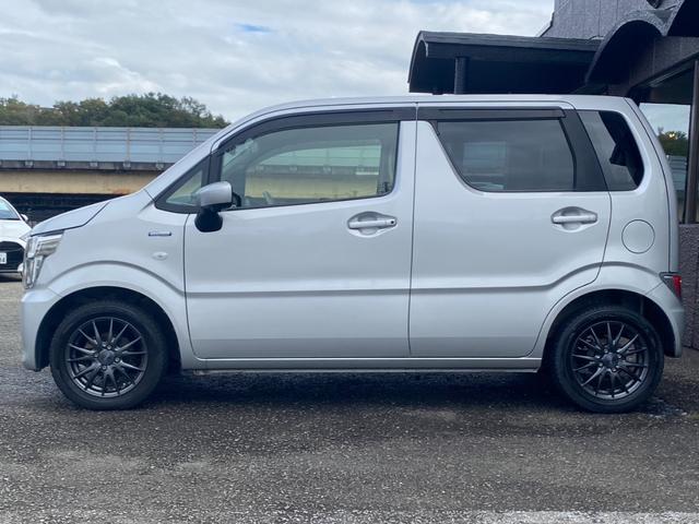 ワゴンR ハイブリッドFX ナビTV フルセグテレビ ETC車載器 運転席シートヒーター ワイヤレスキー オートエアコン 傘立て ドラレコ 全方位モニター用カメラパッケージ セーフティパッケージ オールシーズンタイヤ(4枚目)