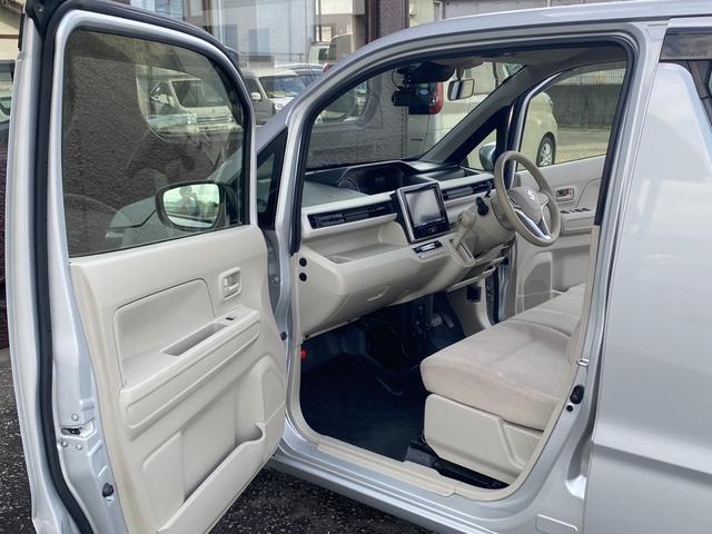 ワゴンR ハイブリッドFX ナビTV フルセグテレビ ETC車載器 運転席シートヒーター ワイヤレスキー オートエアコン 傘立て ドラレコ 全方位モニター用カメラパッケージ セーフティパッケージ オールシーズンタイヤ(12枚目)