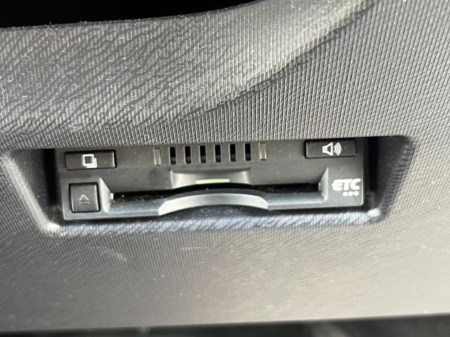 アクア Ｓスタイルブラック　純正ナビ　フルセグ　Ｂｌｕｅｔｏｏｔｈ　バックカメラ　ドラレコ　プリクラッシュセーフティ　レーンキープアシスト　ＬＥＤヘッドライト　ＥＴＣ車載器　純正１５インチＡＷ　フォグランプ　オートハイビーム（8枚目）