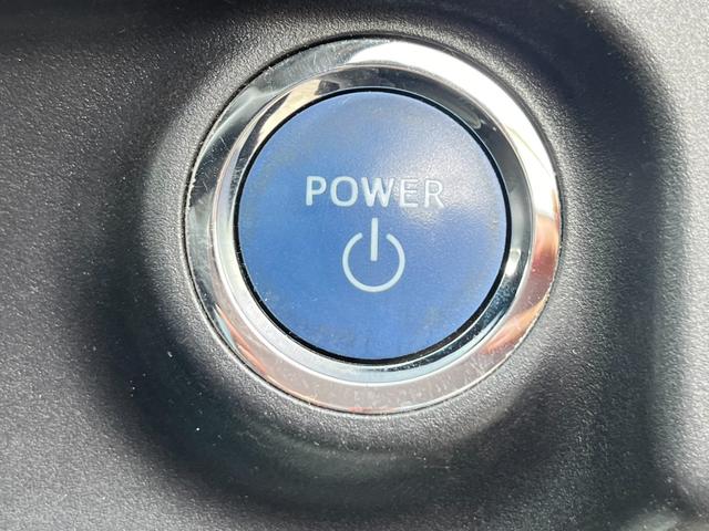 アクア Ｓ　純正ナビ　フルセグ　ドライブレコーダー　ＥＴＣ　プッシュスタート　Ｂｌｕｅｔｏｏｔｈ　トヨタセーフティ　レーンアシスト　オートハイビーム　ステアリングスイッチ　ＤＶＤ再生　オートライト　スマートキー（9枚目）