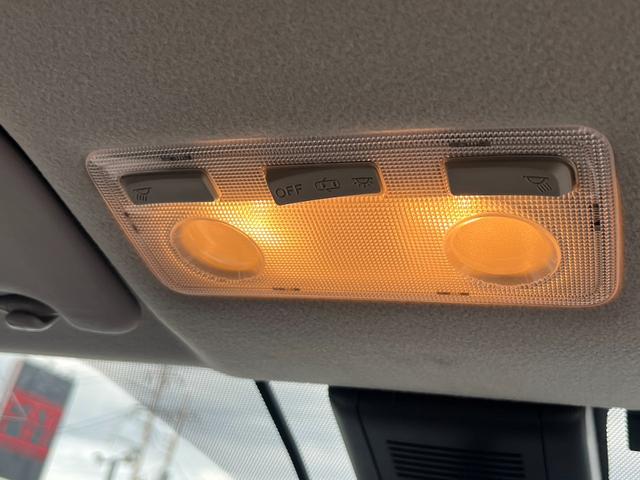 アクア Ｓ　純正ナビ　フルセグ　ドライブレコーダー　ＥＴＣ　プッシュスタート　Ｂｌｕｅｔｏｏｔｈ　トヨタセーフティ　レーンアシスト　オートハイビーム　ステアリングスイッチ　ＤＶＤ再生　オートライト　スマートキー（23枚目）