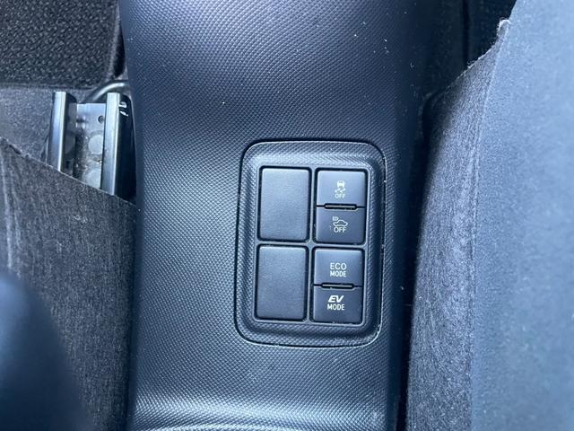アクア Ｓスタイルブラック　ワンオーナー　トヨタセーフティセンス　純正ナビ　Ｂカメラ　ビルトインＥＴＣ　Ｂｌｕｅｔｏｏｔｈ　地デジ　オートライト　オートハイビーム　プッシュスタート　スマートキー（11枚目）