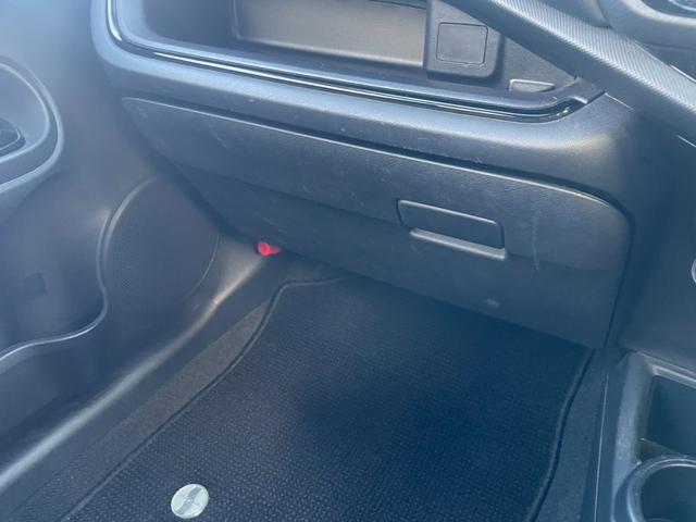 アクア Ｓスタイルブラック　ワンオーナー　トヨタセーフティセンス　純正ナビ　Ｂカメラ　ビルトインＥＴＣ　Ｂｌｕｅｔｏｏｔｈ　地デジ　オートライト　オートハイビーム　プッシュスタート　スマートキー（25枚目）