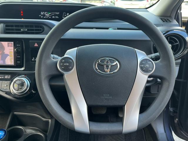 アクア S ワンオーナー 禁煙車 純正ナビ バックカメラ Bluetooth フルセグTV スマートキー ETC車載器 プッシュスタート ステアリングスイッチ オートライト オートエアコン 電動格納ミラー(4枚目)