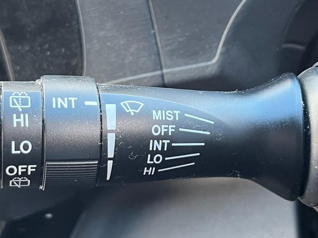 アクア S ワンオーナー 禁煙車 純正ナビ バックカメラ Bluetooth フルセグTV スマートキー ETC車載器 プッシュスタート ステアリングスイッチ オートライト オートエアコン 電動格納ミラー(7枚目)