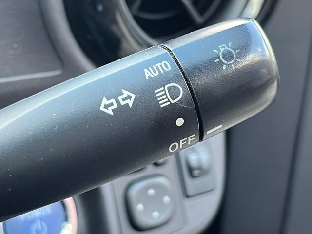 アクア S ワンオーナー 禁煙車 純正ナビ バックカメラ Bluetooth フルセグTV スマートキー ETC車載器 プッシュスタート ステアリングスイッチ オートライト オートエアコン 電動格納ミラー(8枚目)