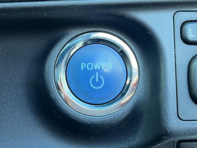 アクア S ワンオーナー 禁煙車 純正ナビ バックカメラ Bluetooth フルセグTV スマートキー ETC車載器 プッシュスタート ステアリングスイッチ オートライト オートエアコン 電動格納ミラー(9枚目)