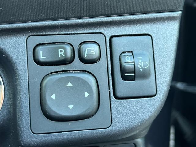 アクア S ワンオーナー 禁煙車 純正ナビ バックカメラ Bluetooth フルセグTV スマートキー ETC車載器 プッシュスタート ステアリングスイッチ オートライト オートエアコン 電動格納ミラー(10枚目)