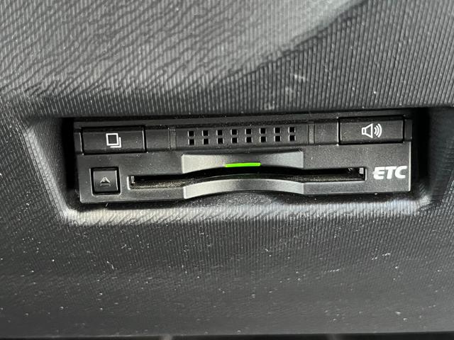 アクア S ワンオーナー 禁煙車 純正ナビ バックカメラ Bluetooth フルセグTV スマートキー ETC車載器 プッシュスタート ステアリングスイッチ オートライト オートエアコン 電動格納ミラー(12枚目)