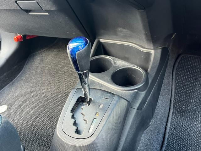 アクア S ワンオーナー 禁煙車 純正ナビ バックカメラ Bluetooth フルセグTV スマートキー ETC車載器 プッシュスタート ステアリングスイッチ オートライト オートエアコン 電動格納ミラー(14枚目)