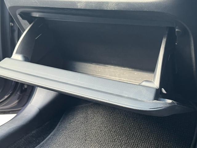 アクア S ワンオーナー 禁煙車 純正ナビ バックカメラ Bluetooth フルセグTV スマートキー ETC車載器 プッシュスタート ステアリングスイッチ オートライト オートエアコン 電動格納ミラー(21枚目)