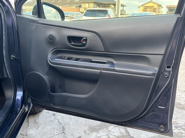 アクア S ワンオーナー 禁煙車 純正ナビ バックカメラ Bluetooth フルセグTV スマートキー ETC車載器 プッシュスタート ステアリングスイッチ オートライト オートエアコン 電動格納ミラー(25枚目)