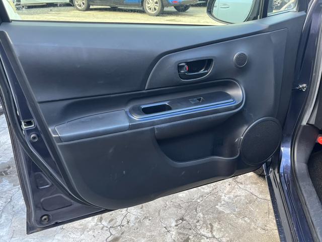 アクア S ワンオーナー 禁煙車 純正ナビ バックカメラ Bluetooth フルセグTV スマートキー ETC車載器 プッシュスタート ステアリングスイッチ オートライト オートエアコン 電動格納ミラー(37枚目)