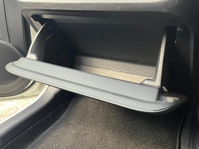 アクア S 純正ナビ ハーフレザー ドライブレコーダー フルセグTV バックカメラ Bluetooth 16インチ純正AW ETC車載器 LEDヘッドライト オートライト フォグランプ スマートキー(20枚目)