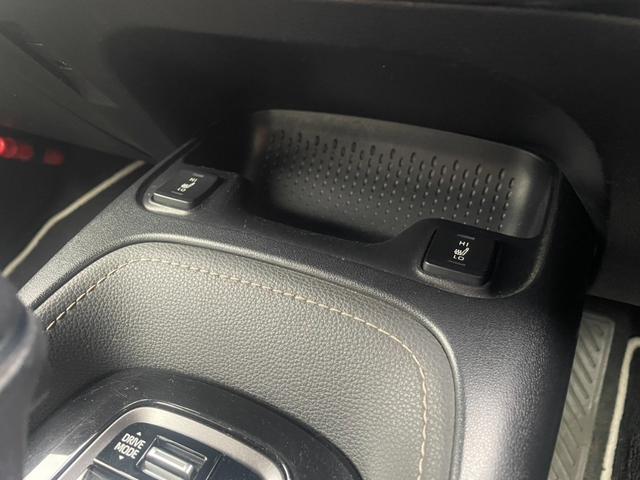 カローラツーリング ハイブリッド ダブルバイビー ワンオーナー TSS BSM ディスプレイオーディオ レザーシート シートヒーター ハンドルヒーター ビルトインETC レーダークルーズコントロール クリアランスソナー Bluetooth(11枚目)