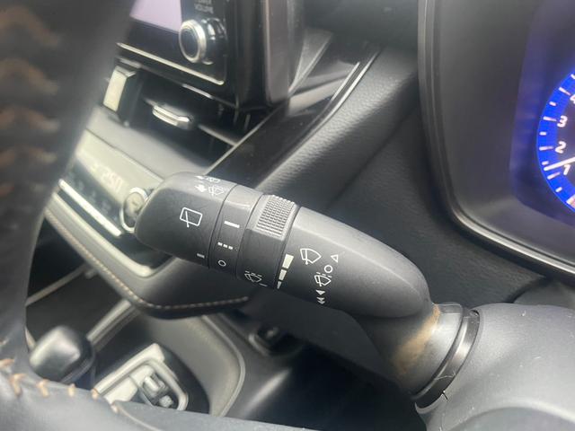 カローラツーリング ハイブリッド ダブルバイビー ワンオーナー TSS BSM ディスプレイオーディオ レザーシート シートヒーター ハンドルヒーター ビルトインETC レーダークルーズコントロール クリアランスソナー Bluetooth(15枚目)