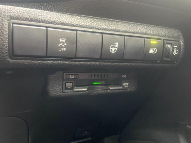 カローラツーリング ハイブリッド ダブルバイビー ワンオーナー TSS BSM ディスプレイオーディオ レザーシート シートヒーター ハンドルヒーター ビルトインETC レーダークルーズコントロール クリアランスソナー Bluetooth(16枚目)