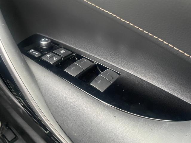 カローラツーリング ハイブリッド ダブルバイビー ワンオーナー TSS BSM ディスプレイオーディオ レザーシート シートヒーター ハンドルヒーター ビルトインETC レーダークルーズコントロール クリアランスソナー Bluetooth(19枚目)