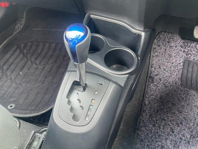 アクア Ｓスタイルブラック　トヨタセーフティセンス　純正ナビ　Ｂカメラ　Ｂｌｕｅｔｏｏｔｈ　フルセグＴＶ　オートライト　オートハイビーム　ドラレコ　ビルトインＥＴＣ　社外１５インチアルミホイール（11枚目）