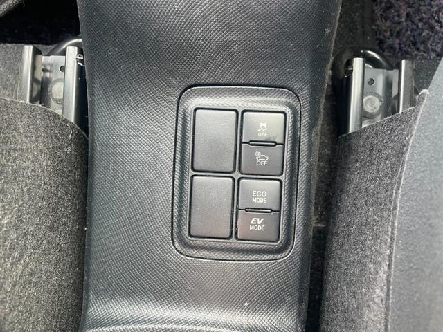 アクア Ｓスタイルブラック　トヨタセーフティセンス　純正ナビ　Ｂカメラ　Ｂｌｕｅｔｏｏｔｈ　フルセグＴＶ　オートライト　オートハイビーム　ドラレコ　ビルトインＥＴＣ　社外１５インチアルミホイール（12枚目）