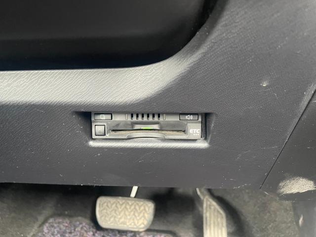 アクア Ｓスタイルブラック　トヨタセーフティセンス　純正ナビ　Ｂカメラ　Ｂｌｕｅｔｏｏｔｈ　フルセグＴＶ　オートライト　オートハイビーム　ドラレコ　ビルトインＥＴＣ　社外１５インチアルミホイール（16枚目）