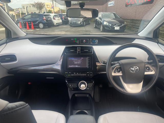 プリウス Ｓツーリングセレクション　純正ＳＤナビ　Ｂｌｕｅｔｏｏｔｈオーディオ　モデリスタエアロ　社外アルミホイール　バックカメラ　レザーシート　シートヒーター　ＬＥＤヘッドライト　オートライト　ワンセグＴＶ　ビルトインＥＴＣ（3枚目）