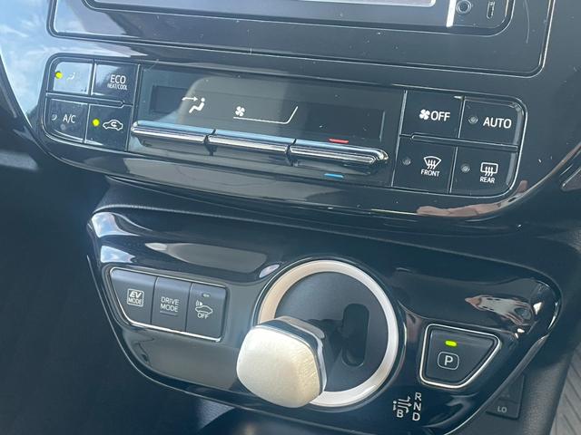 プリウス Ｓツーリングセレクション　純正ＳＤナビ　Ｂｌｕｅｔｏｏｔｈオーディオ　モデリスタエアロ　社外アルミホイール　バックカメラ　レザーシート　シートヒーター　ＬＥＤヘッドライト　オートライト　ワンセグＴＶ　ビルトインＥＴＣ（10枚目）