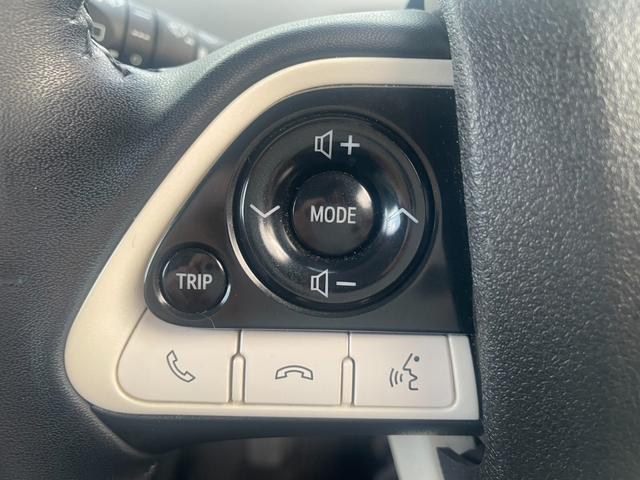 プリウス Ｓツーリングセレクション　純正ＳＤナビ　Ｂｌｕｅｔｏｏｔｈオーディオ　モデリスタエアロ　社外アルミホイール　バックカメラ　レザーシート　シートヒーター　ＬＥＤヘッドライト　オートライト　ワンセグＴＶ　ビルトインＥＴＣ（12枚目）