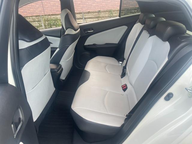 プリウス Ｓツーリングセレクション　純正ＳＤナビ　Ｂｌｕｅｔｏｏｔｈオーディオ　モデリスタエアロ　社外アルミホイール　バックカメラ　レザーシート　シートヒーター　ＬＥＤヘッドライト　オートライト　ワンセグＴＶ　ビルトインＥＴＣ（32枚目）