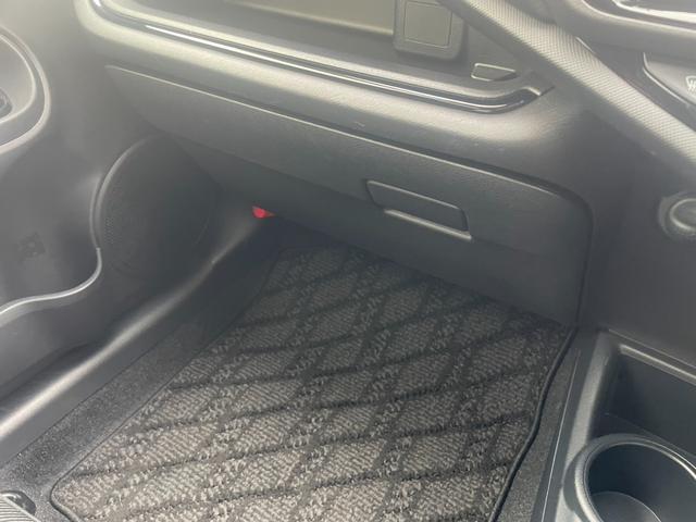 アクア Ｓスタイルブラック　トヨタセーフティセンス　純正ナビ　Ｂカメラ　Ｂｌｕｅｔｏｏｔｈ　フルセグＴＶ　オートライト　オートハイビーム　ドラレコ　ＤＶＤ再生（18枚目）