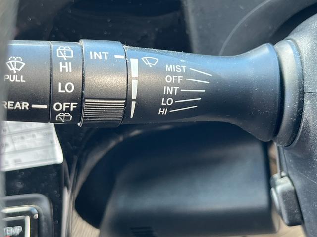 アクア S 純正SDナビゲーション Bluetoothオーディオ フルセグTV コーナーセンサー ETC車載器 ステアリングスイッチ DVD再生 CD再生 オートエアコン 電動格納ミラー(7枚目)