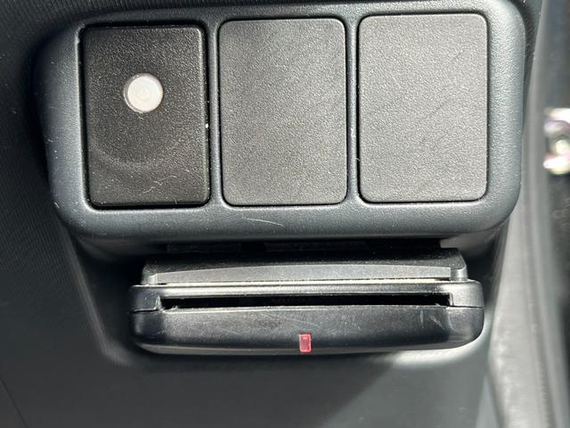 アクア S 純正SDナビゲーション Bluetoothオーディオ フルセグTV コーナーセンサー ETC車載器 ステアリングスイッチ DVD再生 CD再生 オートエアコン 電動格納ミラー(9枚目)