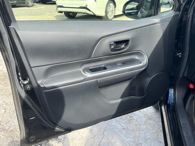 アクア S 純正SDナビゲーション Bluetoothオーディオ フルセグTV コーナーセンサー ETC車載器 ステアリングスイッチ DVD再生 CD再生 オートエアコン 電動格納ミラー(32枚目)