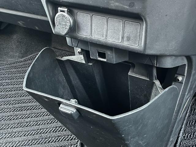 タンク カスタムＧ－Ｔ　純正ナビ　スマートアシスト　両側パワースライドドア　クルーズコントロール　レーンアシスト　コーナーセンサー　オートハイビーム　ＬＥＤヘッドライト　ＥＴＣ　テレビ再生　Ｂｌｕｅｔｏｏｔｈ　スマートキー（15枚目）