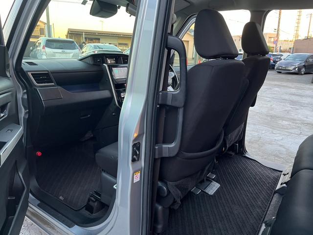 タンク カスタムＧ－Ｔ　純正ナビ　スマートアシスト　両側パワースライドドア　クルーズコントロール　レーンアシスト　コーナーセンサー　オートハイビーム　ＬＥＤヘッドライト　ＥＴＣ　テレビ再生　Ｂｌｕｅｔｏｏｔｈ　スマートキー（31枚目）