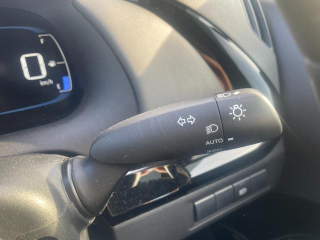 アクア G トヨタセーフティセンス 純正マルチメディア Bカメラ ビルトインETC Bluetooth フルセグTV オートライト オートハイビーム ドラレコ 100V電源 スマートキー プッシュスタート(13枚目)